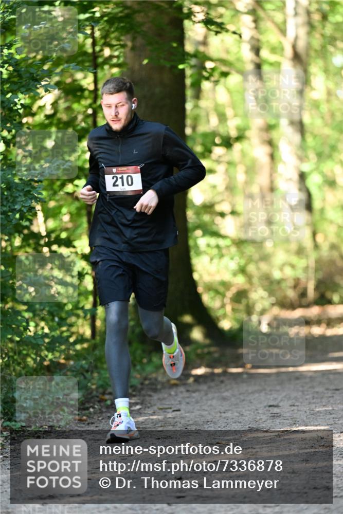 06.10.2024 - Bramfelder Halbmarathon 2024 Dr. Thomas Lammeyer http://msf.ph/oto/7336878 06.10.2024 10:17:35 Laufen 210 meine-sportfotos.de