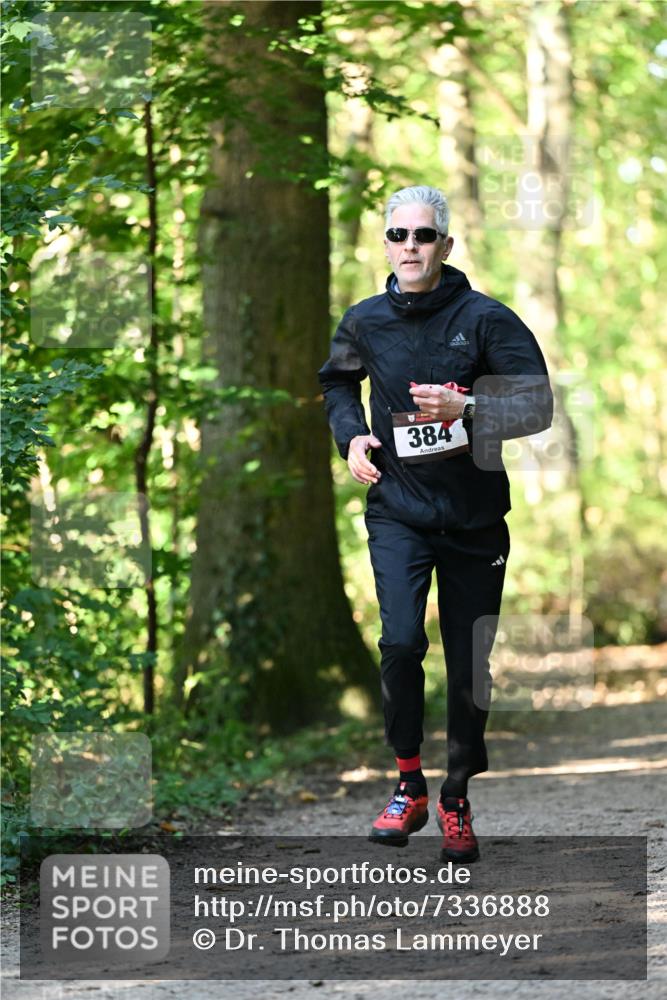 06.10.2024 - Bramfelder Halbmarathon 2024 Dr. Thomas Lammeyer http://msf.ph/oto/7336888 06.10.2024 10:17:40 Laufen 384 meine-sportfotos.de