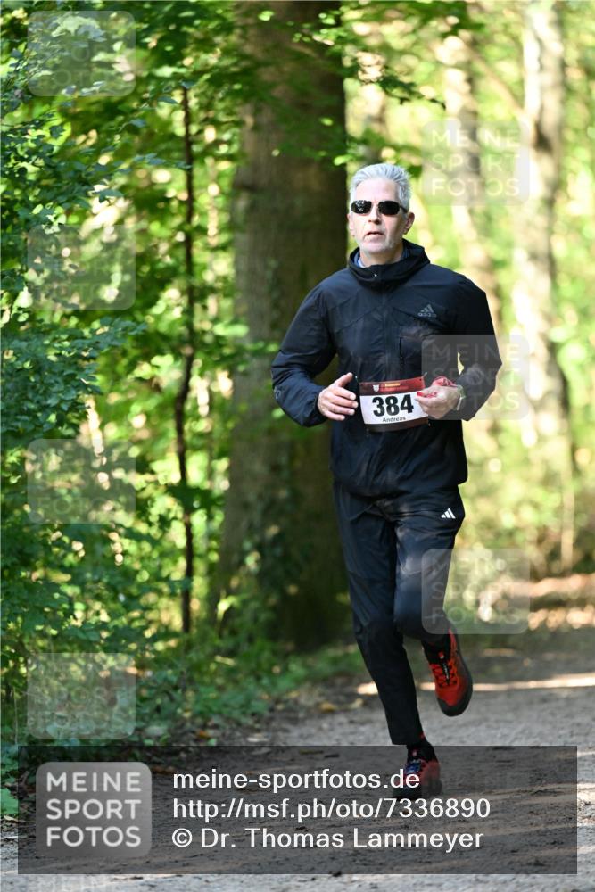 06.10.2024 - Bramfelder Halbmarathon 2024 Dr. Thomas Lammeyer http://msf.ph/oto/7336890 06.10.2024 10:17:40 Laufen 384 meine-sportfotos.de