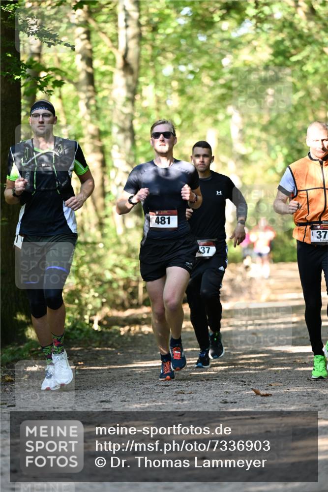 06.10.2024 - Bramfelder Halbmarathon 2024 Dr. Thomas Lammeyer http://msf.ph/oto/7336903 06.10.2024 10:17:46 Laufen 481, 37, 37 meine-sportfotos.de