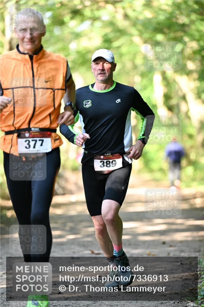 06.10.2024 - Bramfelder Halbmarathon 2024 Dr. Thomas Lammeyer http://msf.ph/oto/7336913 06.10.2024 10:17:49 Laufen 377, 389 meine-sportfotos.de
