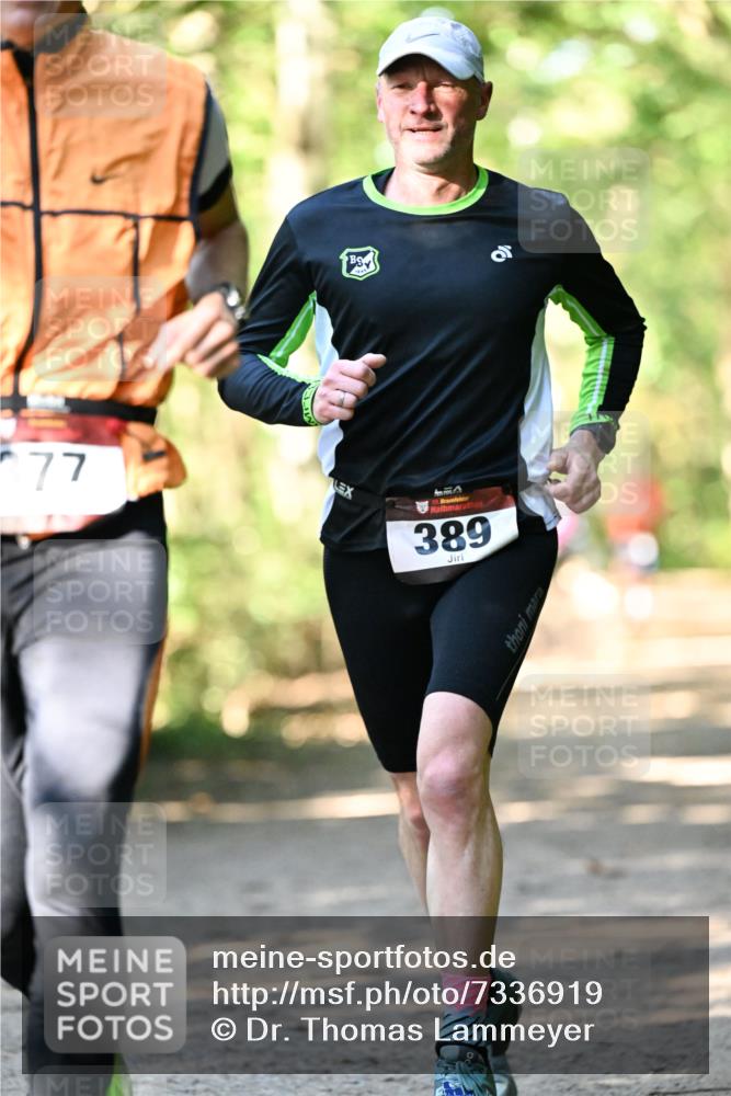 06.10.2024 - Bramfelder Halbmarathon 2024 Dr. Thomas Lammeyer http://msf.ph/oto/7336919 06.10.2024 10:17:50 Laufen 33, 389 meine-sportfotos.de