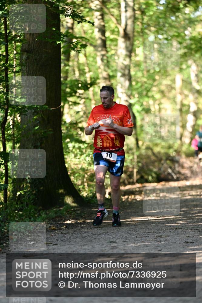06.10.2024 - Bramfelder Halbmarathon 2024 Dr. Thomas Lammeyer http://msf.ph/oto/7336925 06.10.2024 10:18:02 Laufen 10 meine-sportfotos.de