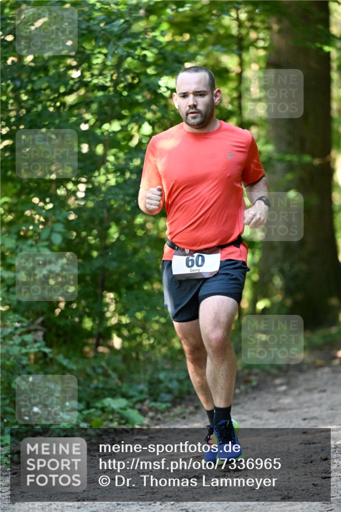 06.10.2024 - Bramfelder Halbmarathon 2024 Dr. Thomas Lammeyer http://msf.ph/oto/7336965 06.10.2024 10:18:22 Laufen 60 meine-sportfotos.de