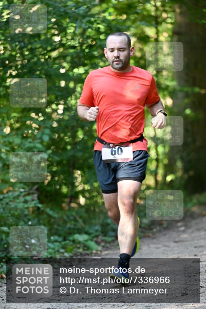 06.10.2024 - Bramfelder Halbmarathon 2024 Dr. Thomas Lammeyer http://msf.ph/oto/7336966 06.10.2024 10:18:22 Laufen 60 meine-sportfotos.de