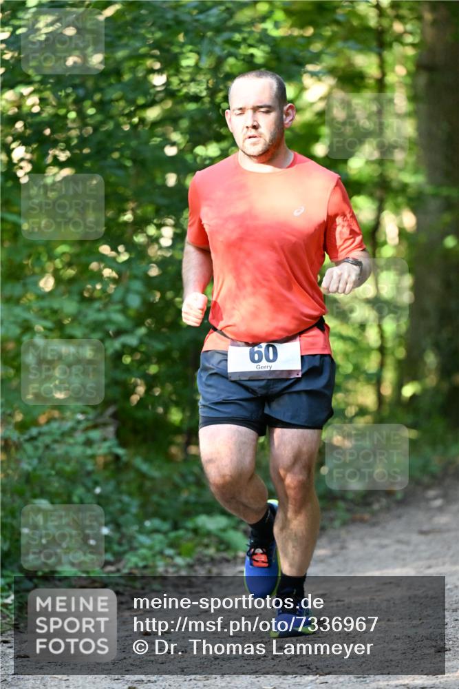 06.10.2024 - Bramfelder Halbmarathon 2024 Dr. Thomas Lammeyer http://msf.ph/oto/7336967 06.10.2024 10:18:22 Laufen 60, 60 meine-sportfotos.de