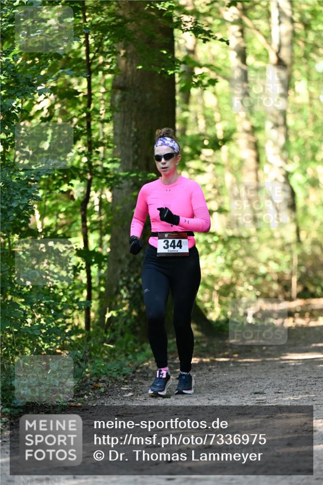 06.10.2024 - Bramfelder Halbmarathon 2024 Dr. Thomas Lammeyer http://msf.ph/oto/7336975 06.10.2024 10:18:28 Laufen 344 meine-sportfotos.de