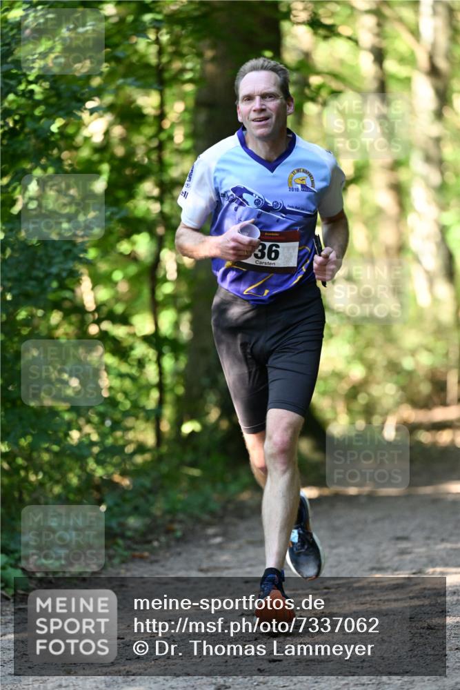 06.10.2024 - Bramfelder Halbmarathon 2024 Dr. Thomas Lammeyer http://msf.ph/oto/7337062 06.10.2024 10:18:58 Laufen 36, 2010, 200 meine-sportfotos.de