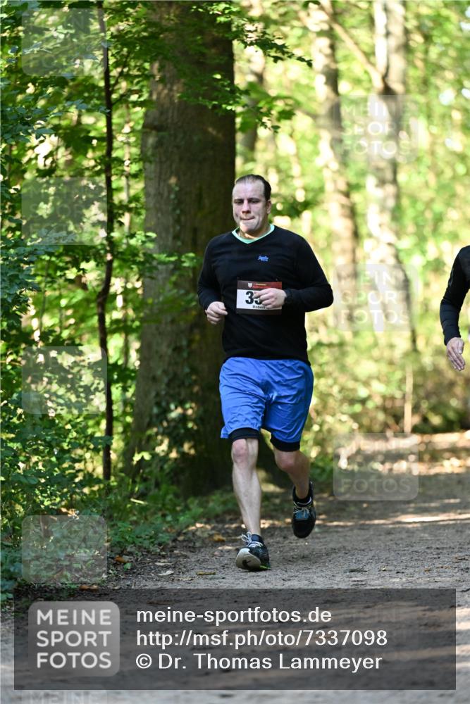 06.10.2024 - Bramfelder Halbmarathon 2024 Dr. Thomas Lammeyer http://msf.ph/oto/7337098 06.10.2024 10:19:36 Laufen 33 meine-sportfotos.de