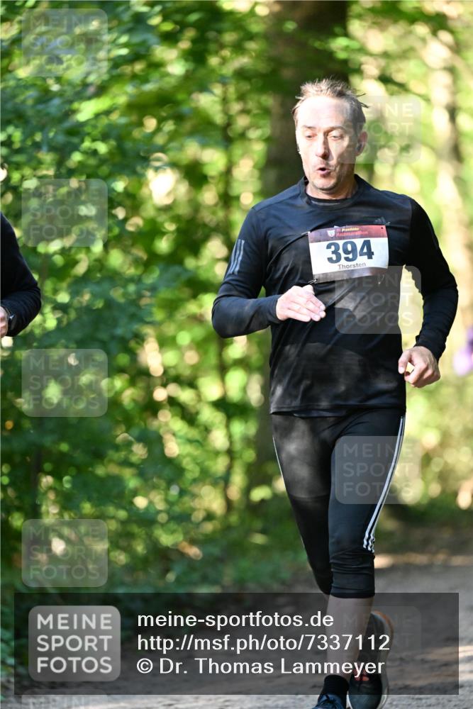 06.10.2024 - Bramfelder Halbmarathon 2024 Dr. Thomas Lammeyer http://msf.ph/oto/7337112 06.10.2024 10:19:38 Laufen 394 meine-sportfotos.de