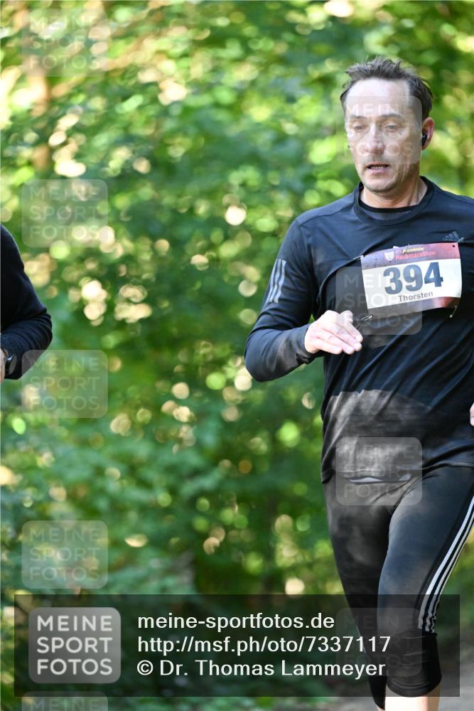 06.10.2024 - Bramfelder Halbmarathon 2024 Dr. Thomas Lammeyer http://msf.ph/oto/7337117 06.10.2024 10:19:39 Laufen 33, 394 meine-sportfotos.de