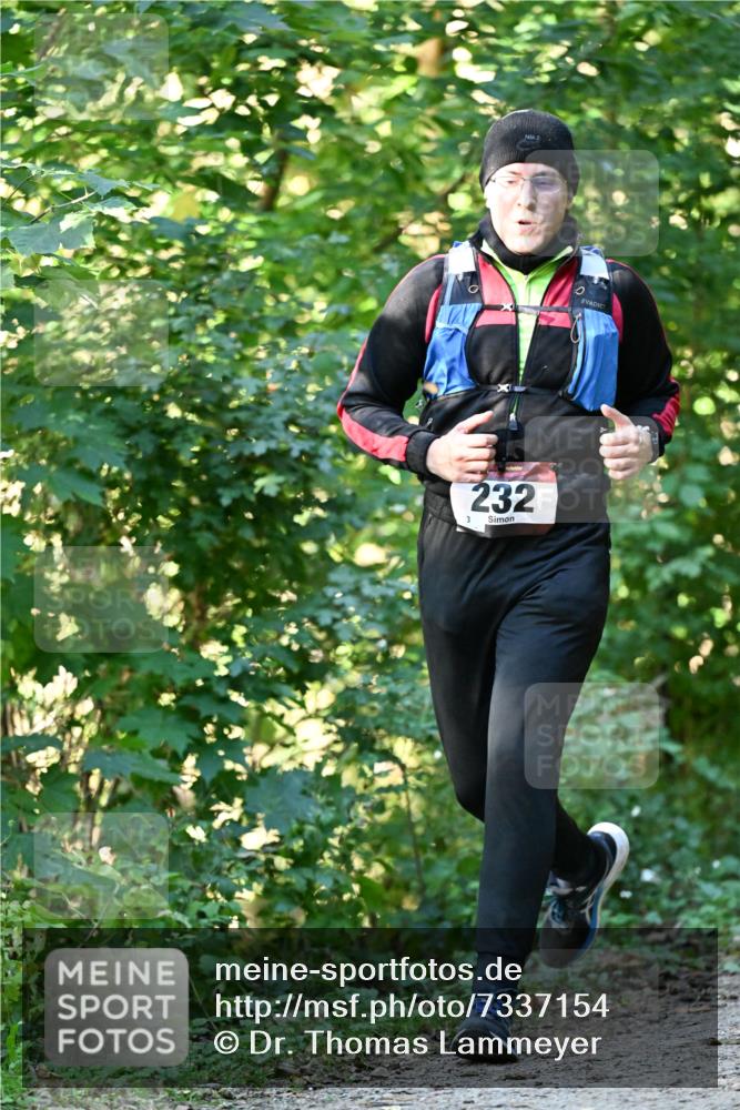 06.10.2024 - Bramfelder Halbmarathon 2024 Dr. Thomas Lammeyer http://msf.ph/oto/7337154 06.10.2024 10:19:50 Laufen 232, 3 meine-sportfotos.de