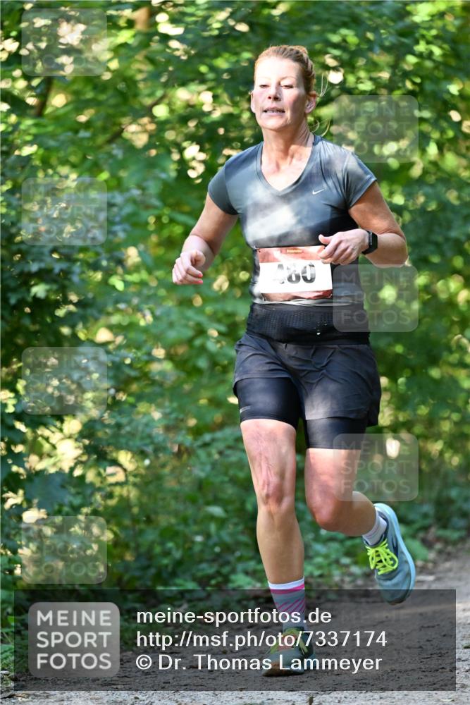 06.10.2024 - Bramfelder Halbmarathon 2024 Dr. Thomas Lammeyer http://msf.ph/oto/7337174 06.10.2024 10:20:05 Laufen 082 meine-sportfotos.de