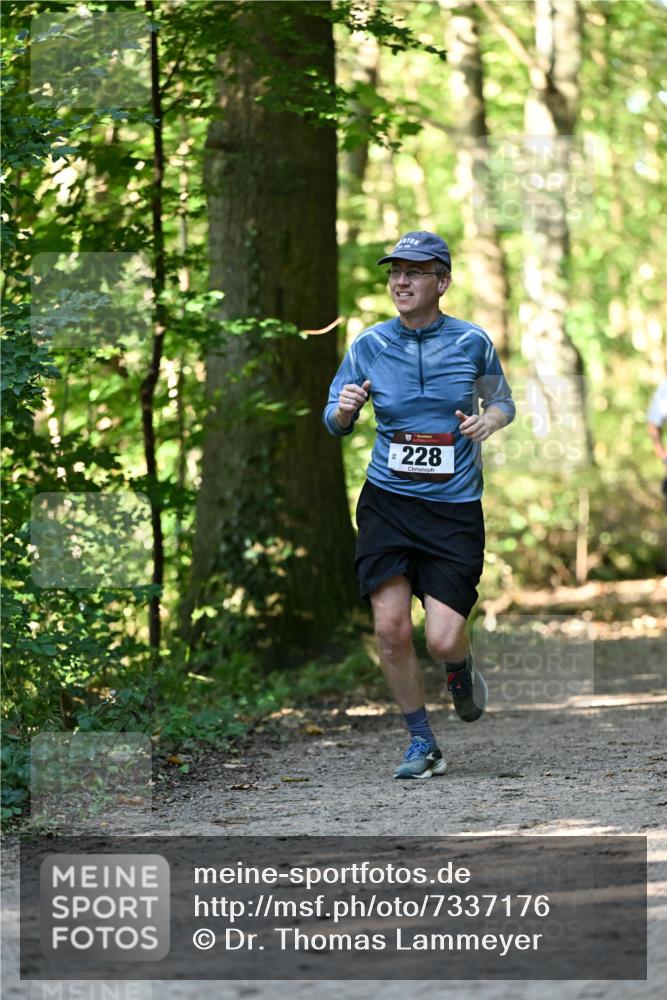 06.10.2024 - Bramfelder Halbmarathon 2024 Dr. Thomas Lammeyer http://msf.ph/oto/7337176 06.10.2024 10:20:08 Laufen 228 meine-sportfotos.de