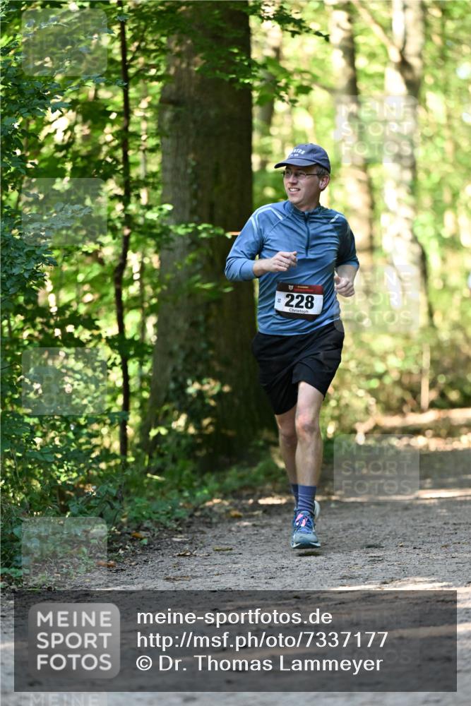 06.10.2024 - Bramfelder Halbmarathon 2024 Dr. Thomas Lammeyer http://msf.ph/oto/7337177 06.10.2024 10:20:08 Laufen 228 meine-sportfotos.de