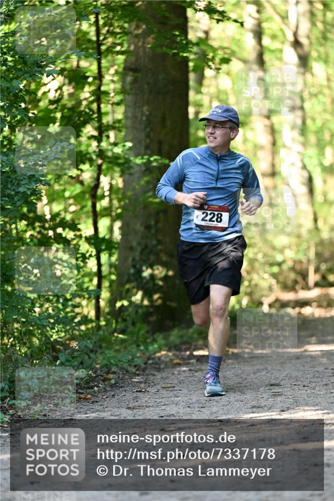 06.10.2024 - Bramfelder Halbmarathon 2024 Dr. Thomas Lammeyer http://msf.ph/oto/7337178 06.10.2024 10:20:08 Laufen 228 meine-sportfotos.de
