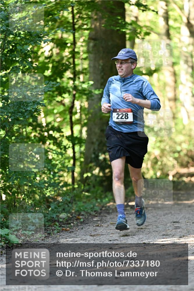 06.10.2024 - Bramfelder Halbmarathon 2024 Dr. Thomas Lammeyer http://msf.ph/oto/7337180 06.10.2024 10:20:08 Laufen 228 meine-sportfotos.de