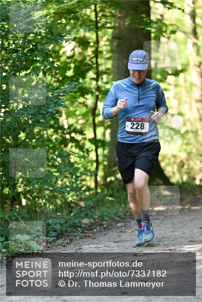 06.10.2024 - Bramfelder Halbmarathon 2024 Dr. Thomas Lammeyer http://msf.ph/oto/7337182 06.10.2024 10:20:09 Laufen 130, 228 meine-sportfotos.de