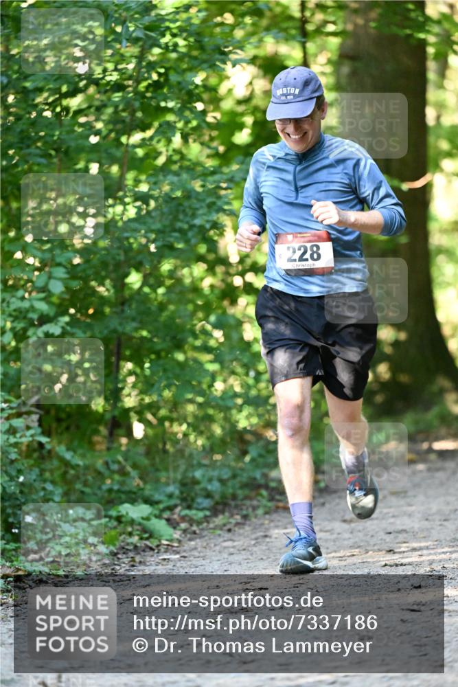 06.10.2024 - Bramfelder Halbmarathon 2024 Dr. Thomas Lammeyer http://msf.ph/oto/7337186 06.10.2024 10:20:09 Laufen 16, 30, 228 meine-sportfotos.de