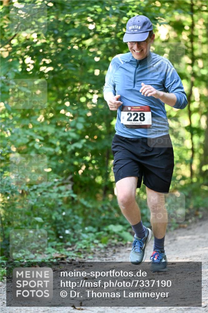 06.10.2024 - Bramfelder Halbmarathon 2024 Dr. Thomas Lammeyer http://msf.ph/oto/7337190 06.10.2024 10:20:10 Laufen 50, 16, 30, 17, 228 meine-sportfotos.de