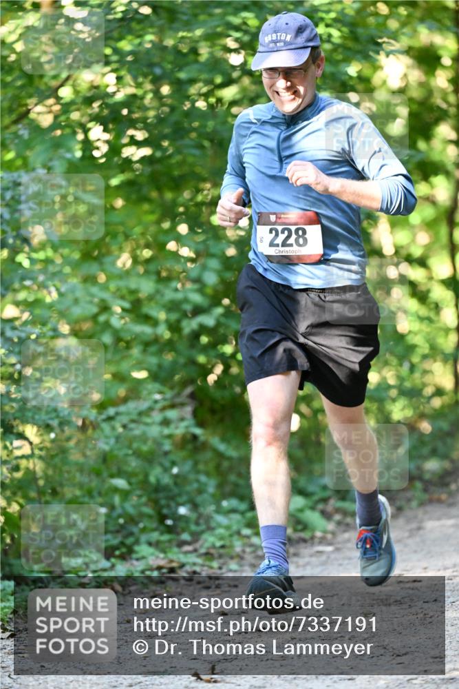 06.10.2024 - Bramfelder Halbmarathon 2024 Dr. Thomas Lammeyer http://msf.ph/oto/7337191 06.10.2024 10:20:10 Laufen 50, 16, 30, 228 meine-sportfotos.de