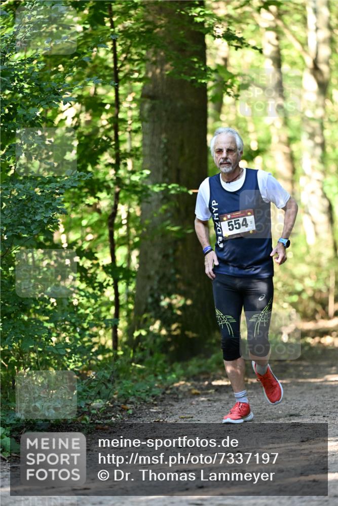 06.10.2024 - Bramfelder Halbmarathon 2024 Dr. Thomas Lammeyer http://msf.ph/oto/7337197 06.10.2024 10:20:13 Laufen 554 meine-sportfotos.de