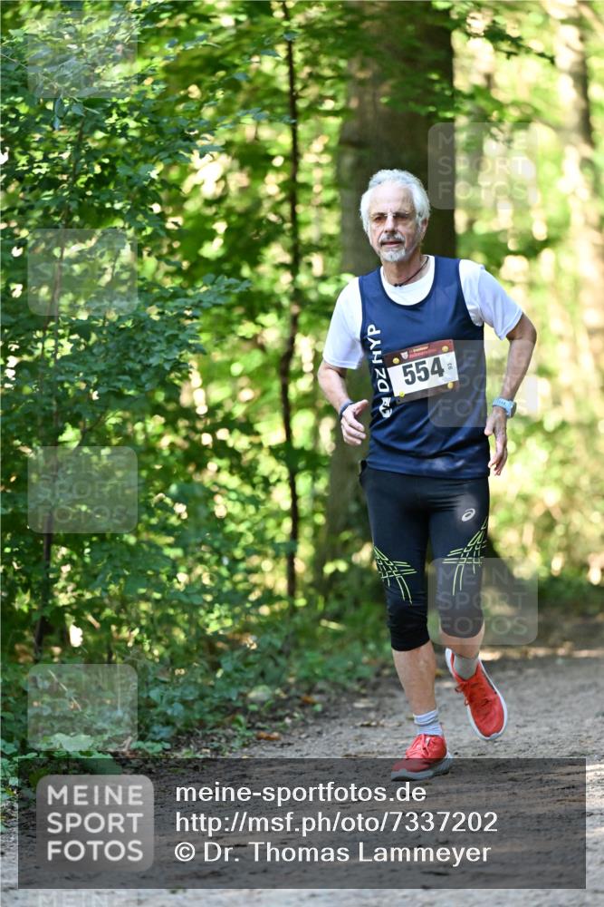 06.10.2024 - Bramfelder Halbmarathon 2024 Dr. Thomas Lammeyer http://msf.ph/oto/7337202 06.10.2024 10:20:13 Laufen 554, 93 meine-sportfotos.de