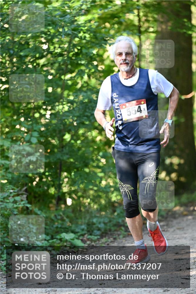 06.10.2024 - Bramfelder Halbmarathon 2024 Dr. Thomas Lammeyer http://msf.ph/oto/7337207 06.10.2024 10:20:14 Laufen 554, 93 meine-sportfotos.de