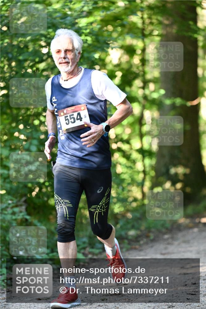 06.10.2024 - Bramfelder Halbmarathon 2024 Dr. Thomas Lammeyer http://msf.ph/oto/7337211 06.10.2024 10:20:15 Laufen 9, 554 meine-sportfotos.de