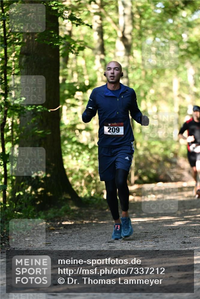 06.10.2024 - Bramfelder Halbmarathon 2024 Dr. Thomas Lammeyer http://msf.ph/oto/7337212 06.10.2024 10:20:16 Laufen 209 meine-sportfotos.de