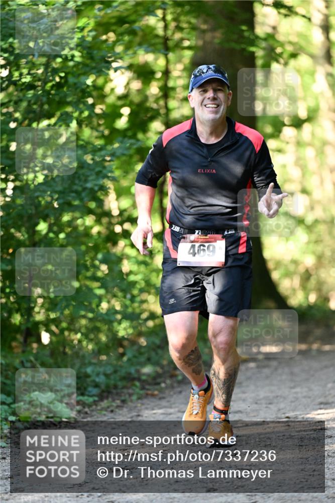 06.10.2024 - Bramfelder Halbmarathon 2024 Dr. Thomas Lammeyer http://msf.ph/oto/7337236 06.10.2024 10:20:21 Laufen 469 meine-sportfotos.de