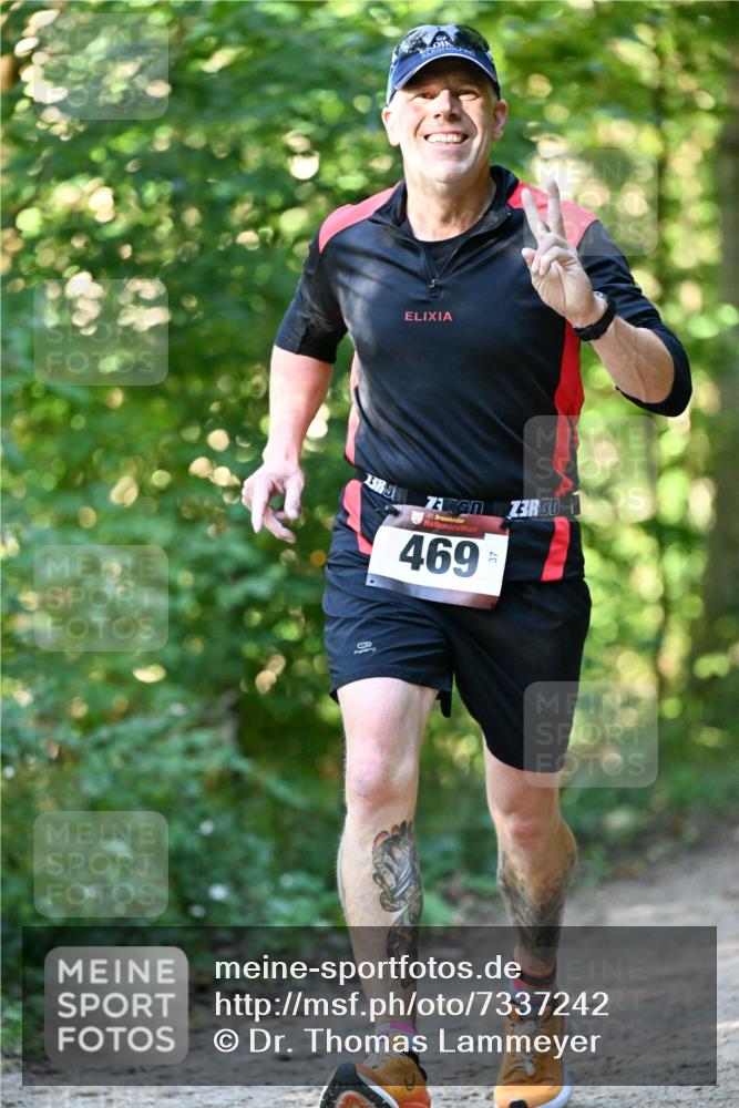 06.10.2024 - Bramfelder Halbmarathon 2024 Dr. Thomas Lammeyer http://msf.ph/oto/7337242 06.10.2024 10:20:22 Laufen 130, 3, 00, 469 meine-sportfotos.de