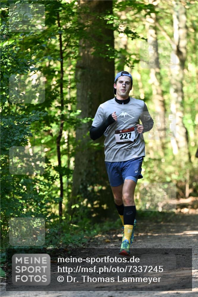 06.10.2024 - Bramfelder Halbmarathon 2024 Dr. Thomas Lammeyer http://msf.ph/oto/7337245 06.10.2024 10:20:30 Laufen 227 meine-sportfotos.de