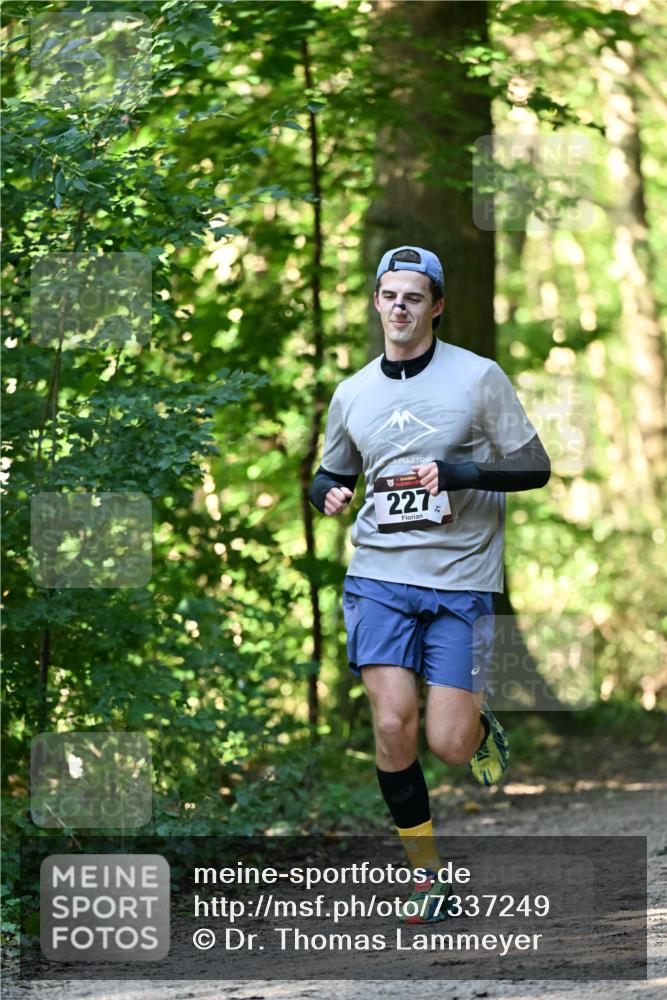 06.10.2024 - Bramfelder Halbmarathon 2024 Dr. Thomas Lammeyer http://msf.ph/oto/7337249 06.10.2024 10:20:30 Laufen 227 meine-sportfotos.de