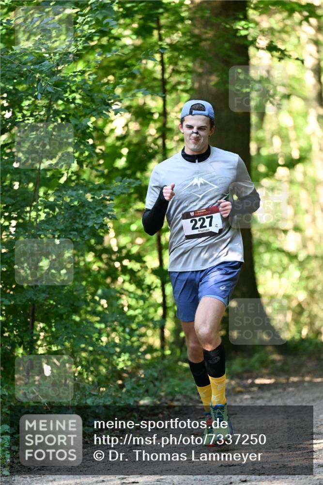 06.10.2024 - Bramfelder Halbmarathon 2024 Dr. Thomas Lammeyer http://msf.ph/oto/7337250 06.10.2024 10:20:30 Laufen 227 meine-sportfotos.de