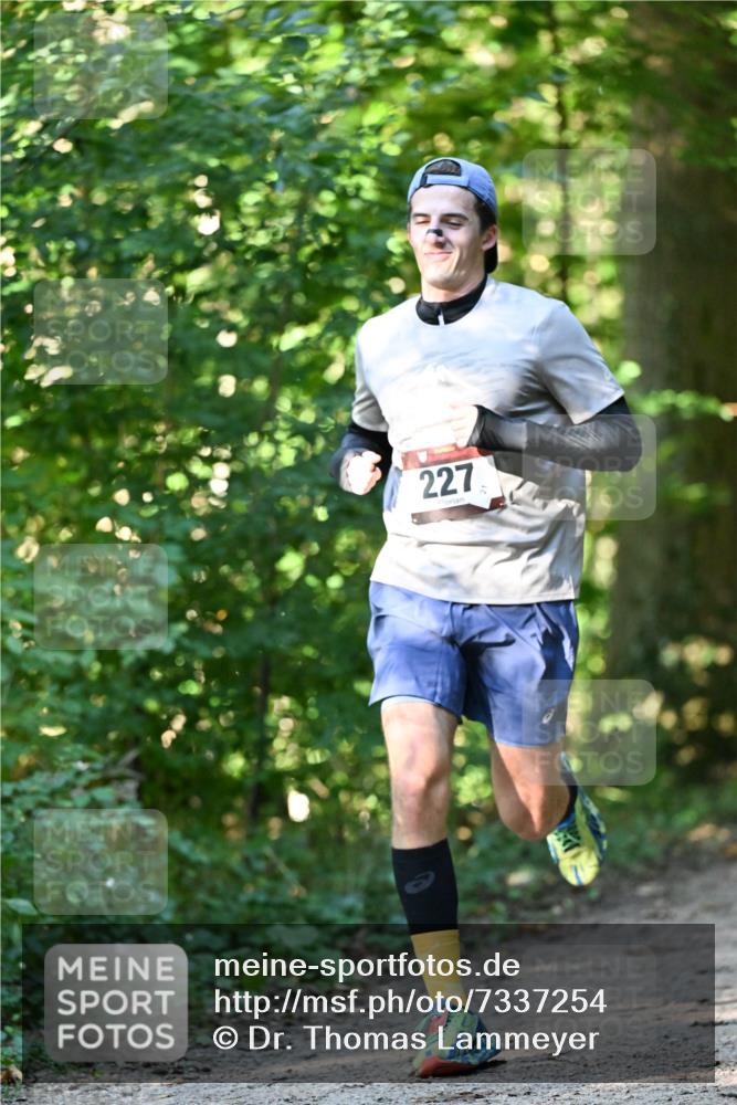 06.10.2024 - Bramfelder Halbmarathon 2024 Dr. Thomas Lammeyer http://msf.ph/oto/7337254 06.10.2024 10:20:31 Laufen 227 meine-sportfotos.de