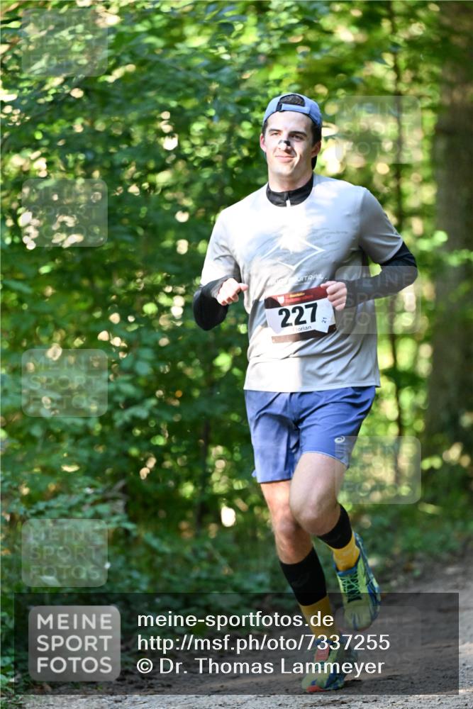 06.10.2024 - Bramfelder Halbmarathon 2024 Dr. Thomas Lammeyer http://msf.ph/oto/7337255 06.10.2024 10:20:31 Laufen 227 meine-sportfotos.de