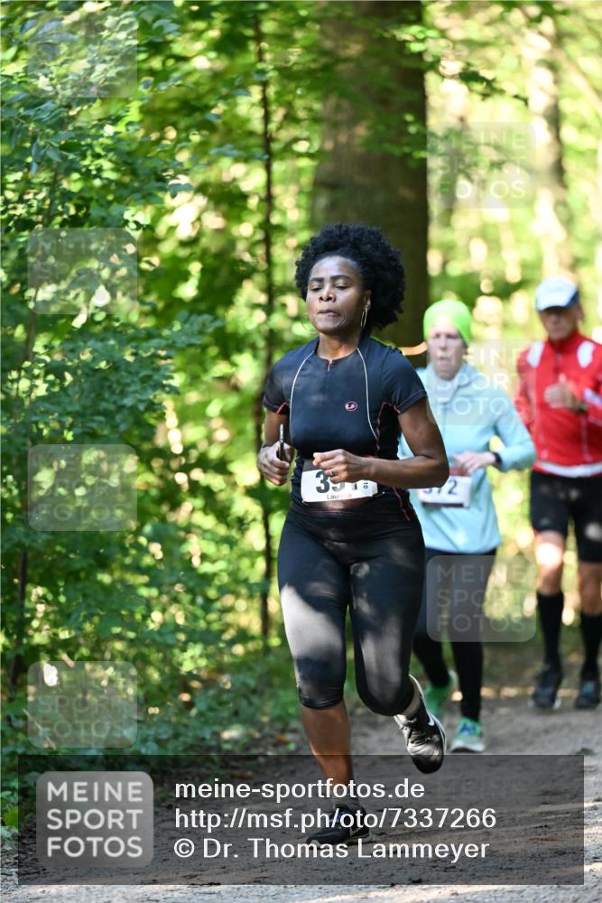 06.10.2024 - Bramfelder Halbmarathon 2024 Dr. Thomas Lammeyer http://msf.ph/oto/7337266 06.10.2024 10:20:34 Laufen 398, 72 meine-sportfotos.de