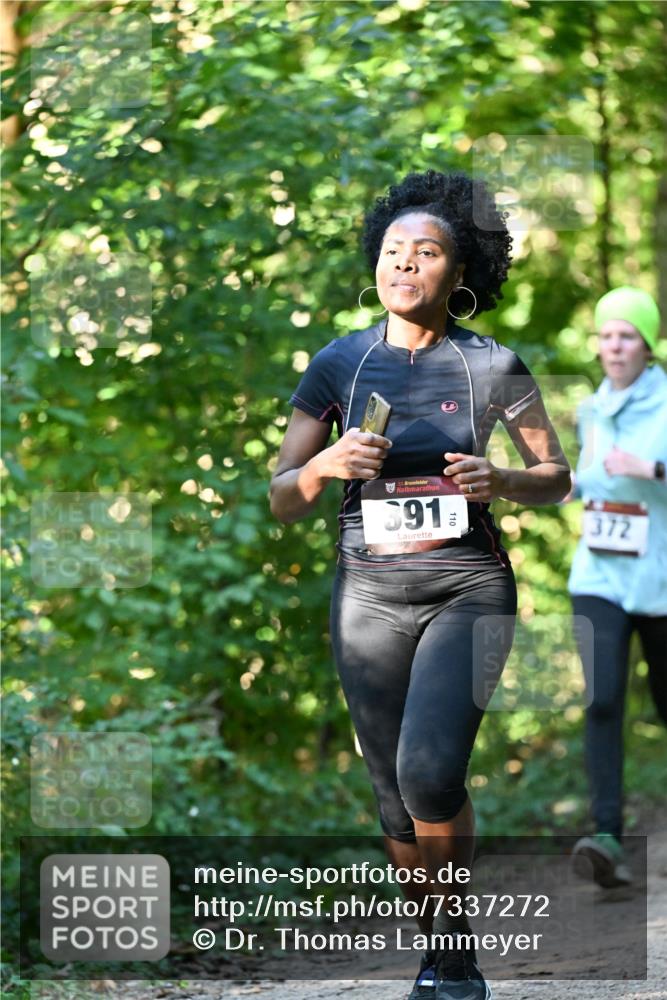 06.10.2024 - Bramfelder Halbmarathon 2024 Dr. Thomas Lammeyer http://msf.ph/oto/7337272 06.10.2024 10:20:34 Laufen 110, 691, 372 meine-sportfotos.de