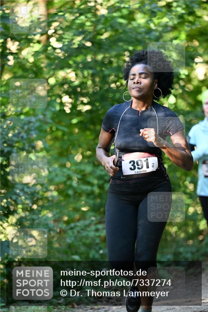 06.10.2024 - Bramfelder Halbmarathon 2024 Dr. Thomas Lammeyer http://msf.ph/oto/7337274 06.10.2024 10:20:35 Laufen 391 meine-sportfotos.de