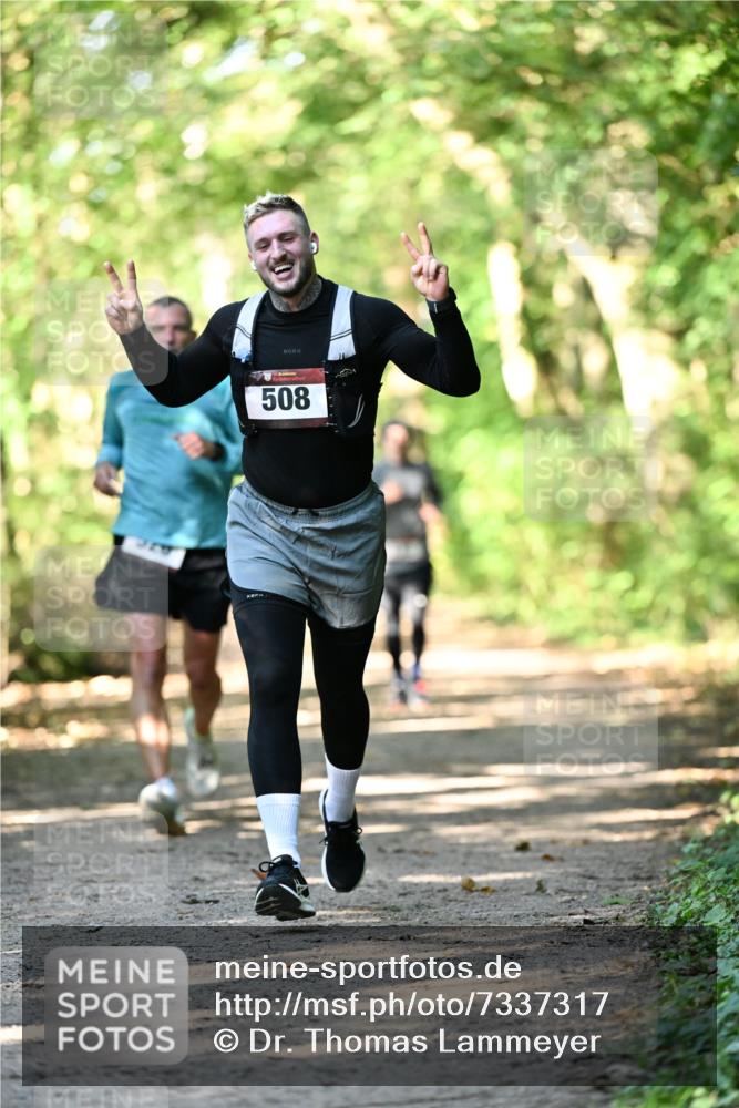 06.10.2024 - Bramfelder Halbmarathon 2024 Dr. Thomas Lammeyer http://msf.ph/oto/7337317 06.10.2024 10:20:54 Laufen 508 meine-sportfotos.de