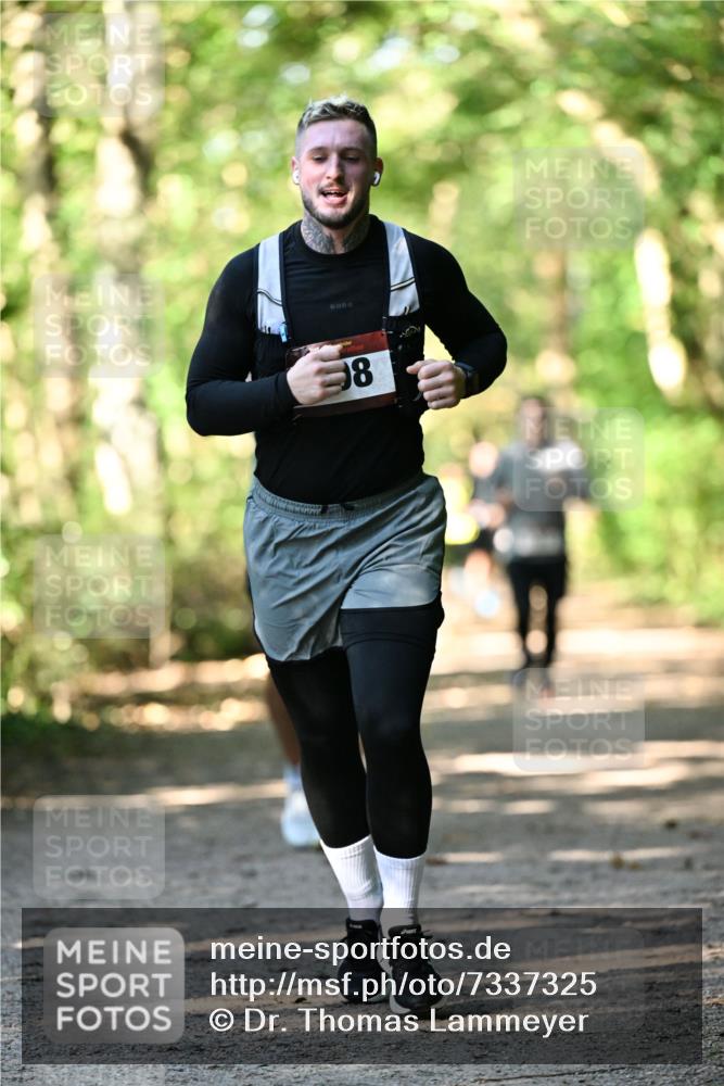 06.10.2024 - Bramfelder Halbmarathon 2024 Dr. Thomas Lammeyer http://msf.ph/oto/7337325 06.10.2024 10:20:55 Laufen 8 meine-sportfotos.de