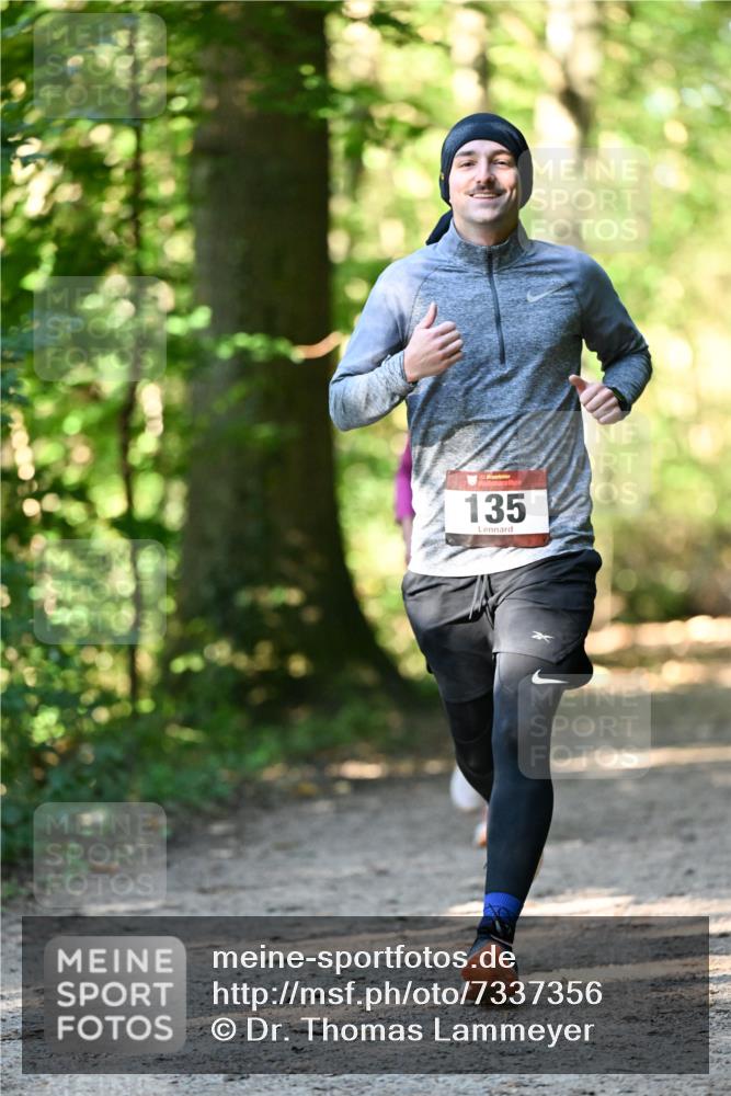 06.10.2024 - Bramfelder Halbmarathon 2024 Dr. Thomas Lammeyer http://msf.ph/oto/7337356 06.10.2024 10:21:01 Laufen 3, 135 meine-sportfotos.de