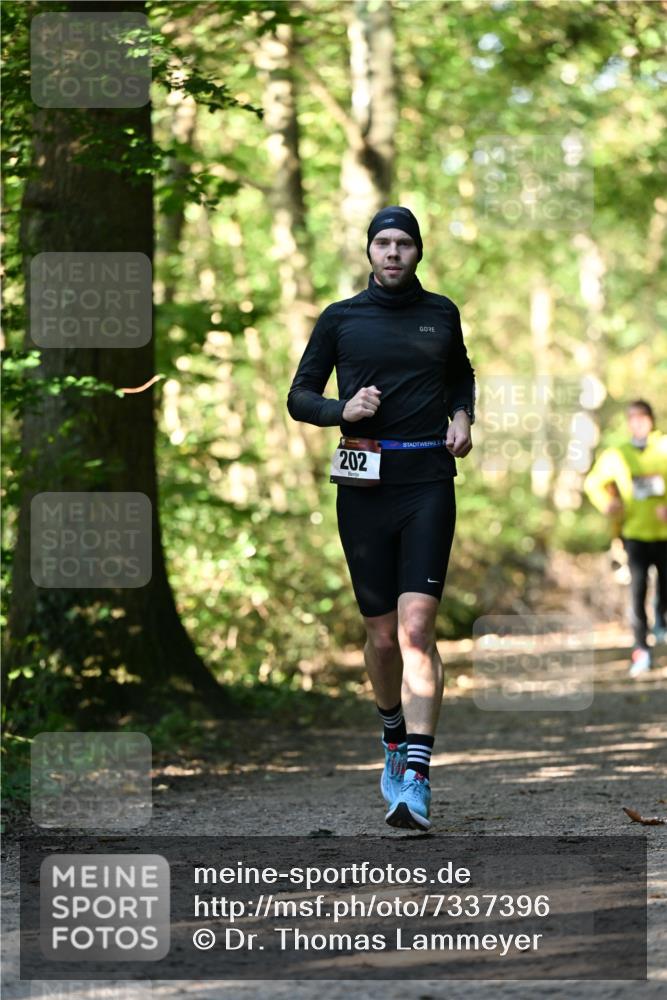 06.10.2024 - Bramfelder Halbmarathon 2024 Dr. Thomas Lammeyer http://msf.ph/oto/7337396 06.10.2024 10:21:10 Laufen 202 meine-sportfotos.de