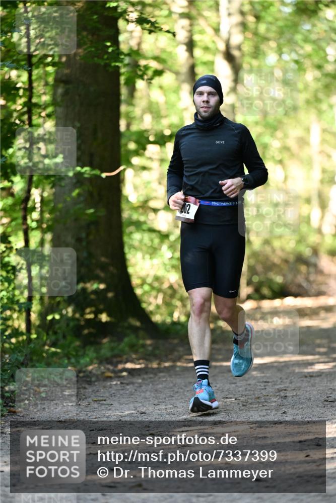 06.10.2024 - Bramfelder Halbmarathon 2024 Dr. Thomas Lammeyer http://msf.ph/oto/7337399 06.10.2024 10:21:11 Laufen 02 meine-sportfotos.de