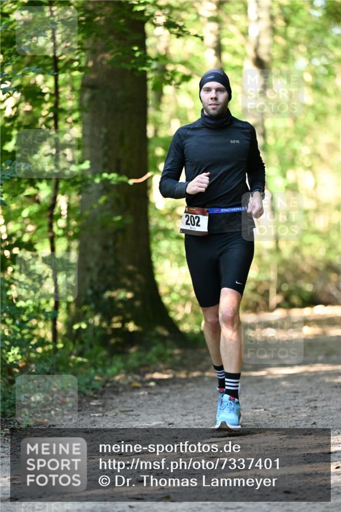 06.10.2024 - Bramfelder Halbmarathon 2024 Dr. Thomas Lammeyer http://msf.ph/oto/7337401 06.10.2024 10:21:11 Laufen 202 meine-sportfotos.de