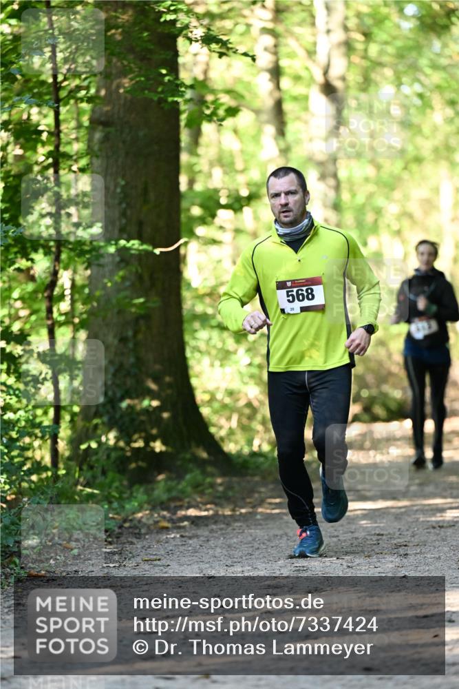 06.10.2024 - Bramfelder Halbmarathon 2024 Dr. Thomas Lammeyer http://msf.ph/oto/7337424 06.10.2024 10:21:16 Laufen 568, 20 meine-sportfotos.de