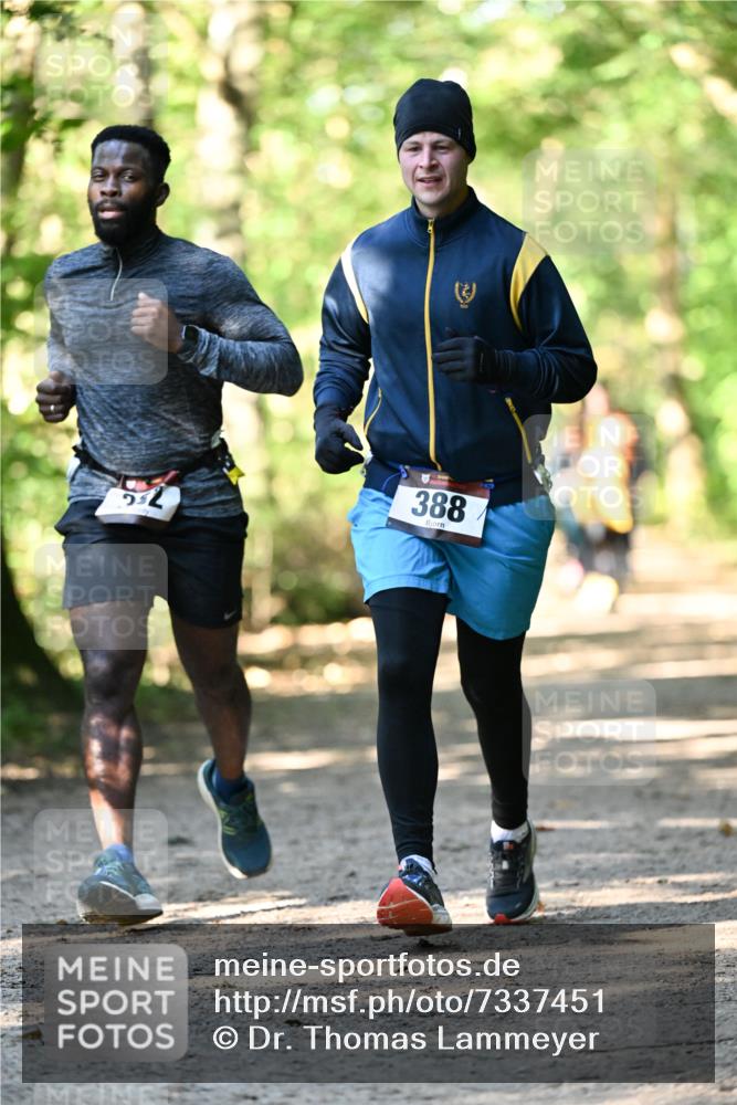 06.10.2024 - Bramfelder Halbmarathon 2024 Dr. Thomas Lammeyer http://msf.ph/oto/7337451 06.10.2024 10:21:23 Laufen 388 meine-sportfotos.de