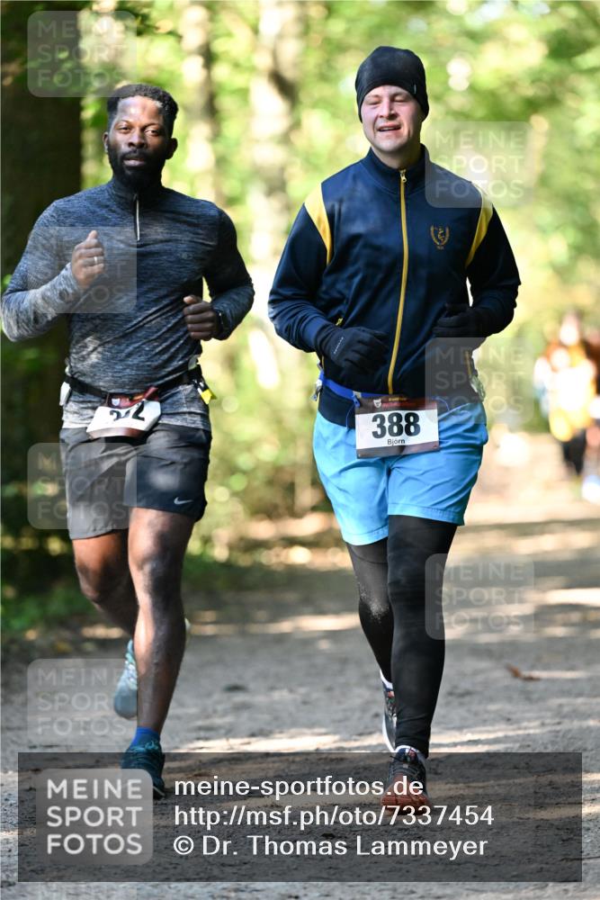 06.10.2024 - Bramfelder Halbmarathon 2024 Dr. Thomas Lammeyer http://msf.ph/oto/7337454 06.10.2024 10:21:23 Laufen 13, 388 meine-sportfotos.de