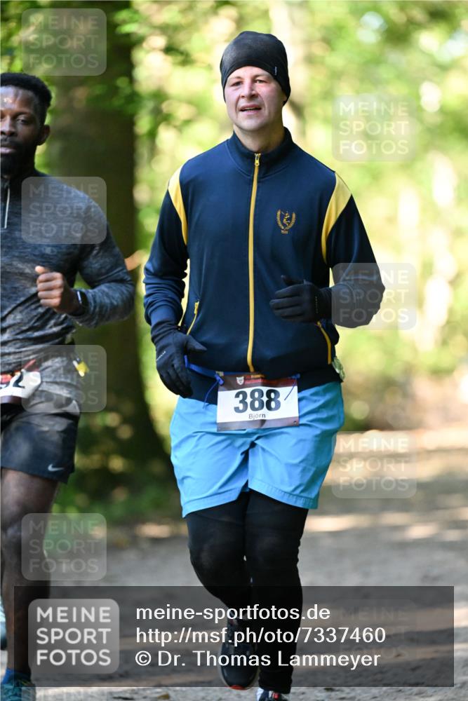 06.10.2024 - Bramfelder Halbmarathon 2024 Dr. Thomas Lammeyer http://msf.ph/oto/7337460 06.10.2024 10:21:24 Laufen 2, 388 meine-sportfotos.de